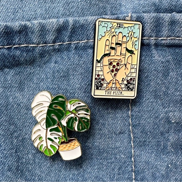 Tarot Card Enamel Pin - The Pizza - Picture 3 of 3
